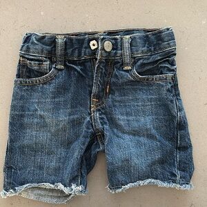 Gap boys cut off Jean shorts 2 years